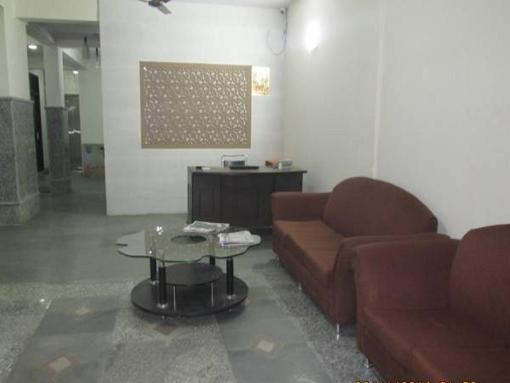 Charanpahari Hotel Neu-Delhi Exterior foto