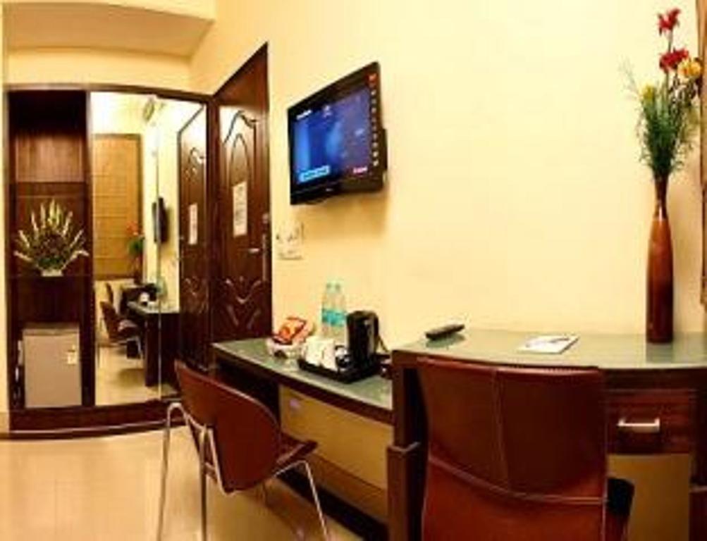 Charanpahari Hotel Neu-Delhi Exterior foto