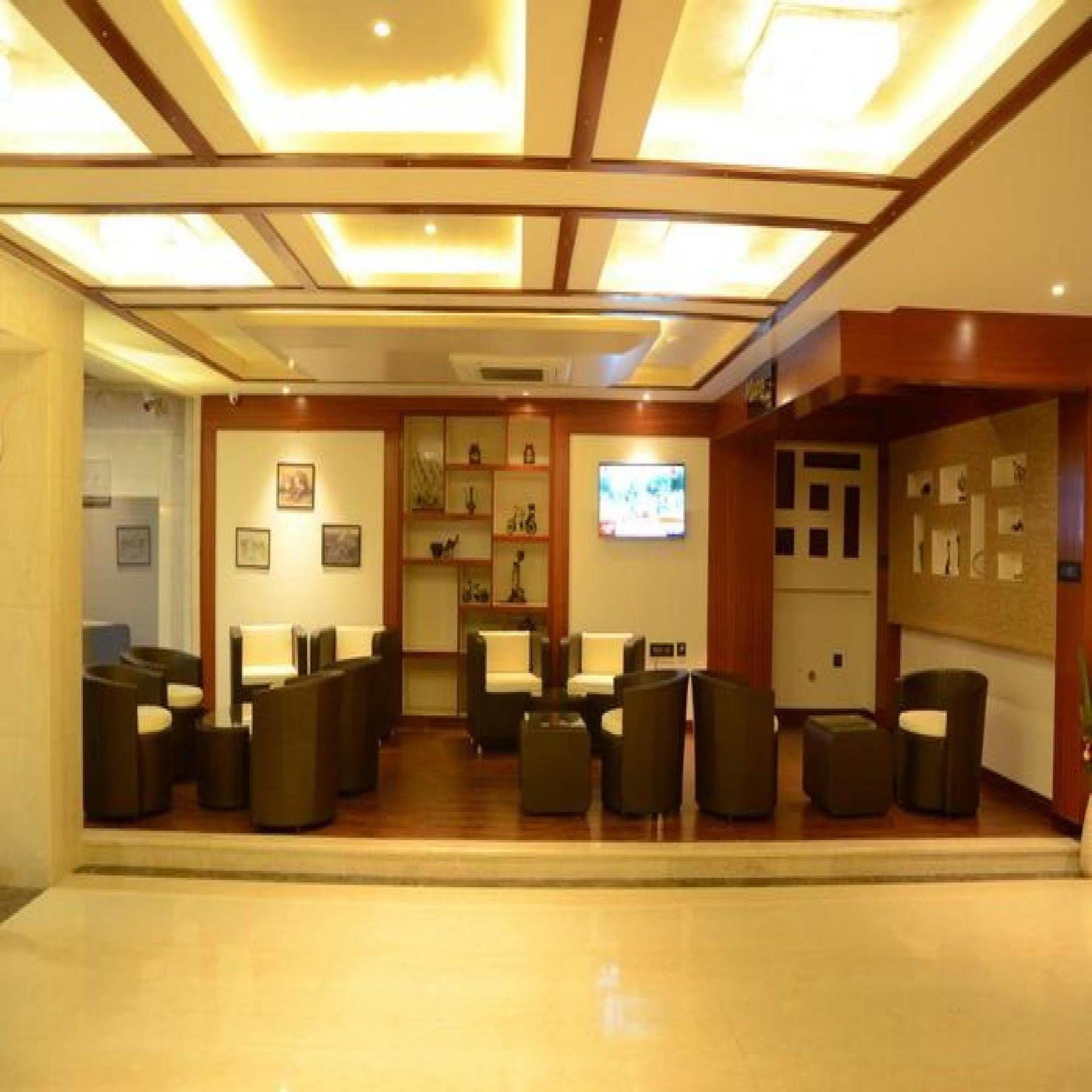 Charanpahari Hotel Neu-Delhi Exterior foto