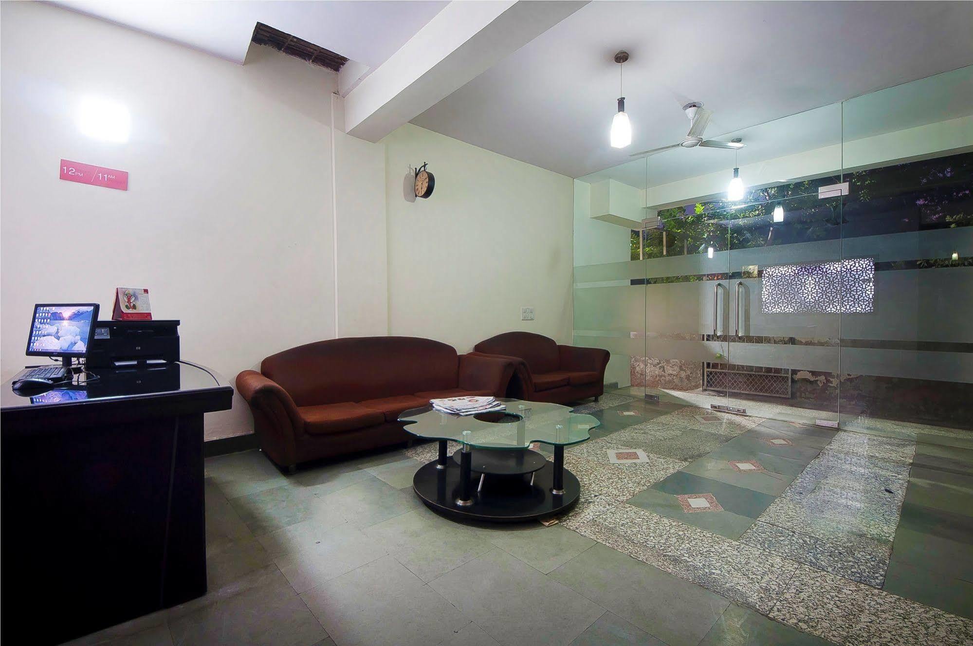 Charanpahari Hotel Neu-Delhi Exterior foto